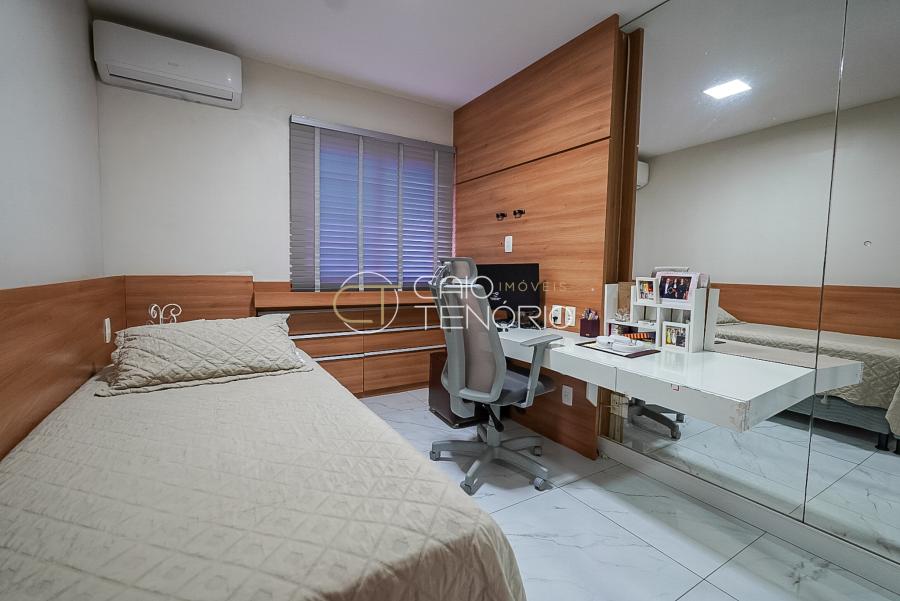 APARTAMENTO COM 4 SUÍTES NO FAROL